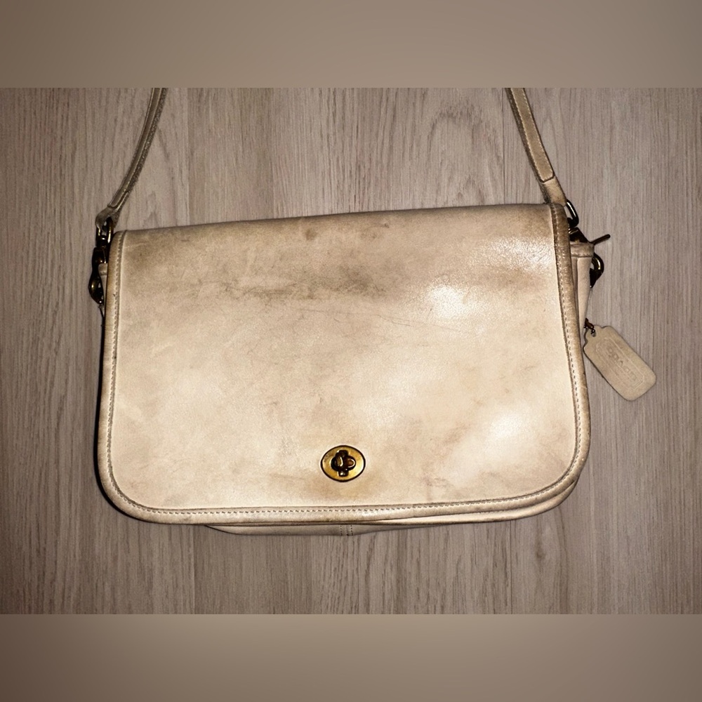 Vintage 80’s 90’s Made In USA Coach Bone Leather Penny Pocket Crossbody Bag